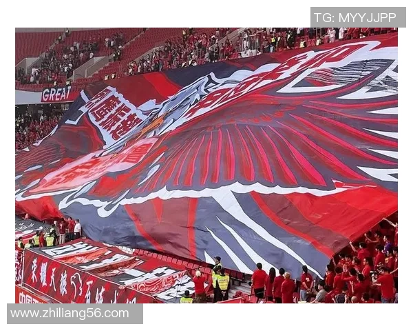 亚冠激战山东鲁能迎战广州恒大决战绿茵场谁能笑到最后