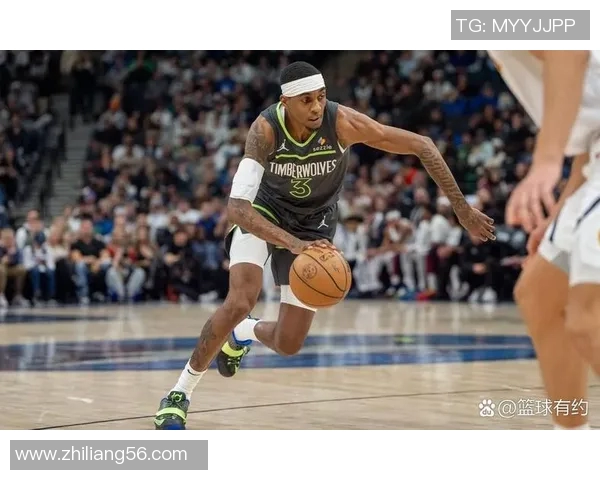 森林狼与活塞激战12月20日赛场精彩瞬间回顾与分析